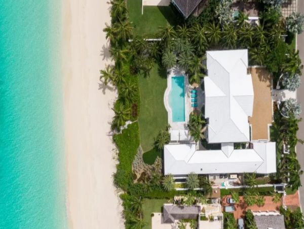 Luxurious Six Bedroom Bahama Pool Villa On the Beach