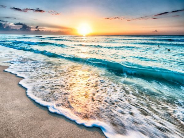 Fort Myers Vacation Home Sleeps 9 Short Walk to Beach
