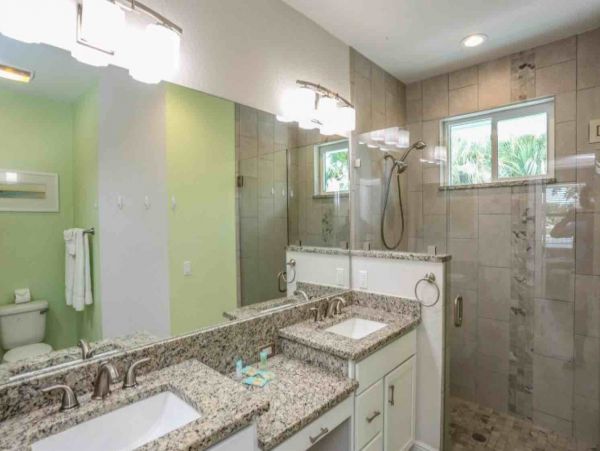 Fort Myers Vacation Home Sleeps 9 Short Walk to Beach