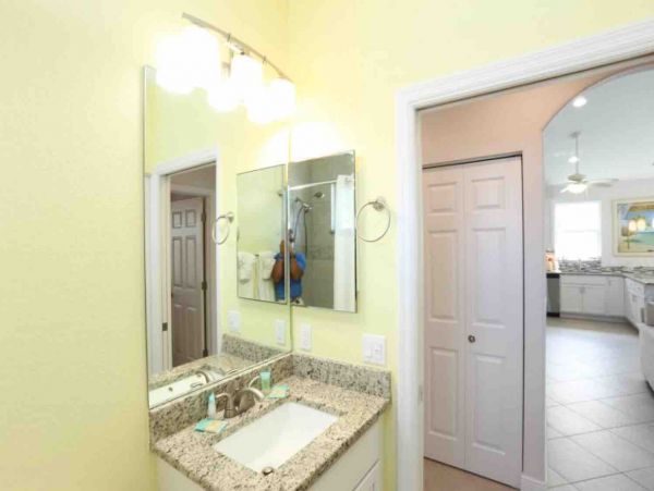 Fort Myers Vacation Home Sleeps 9 Short Walk to Beach