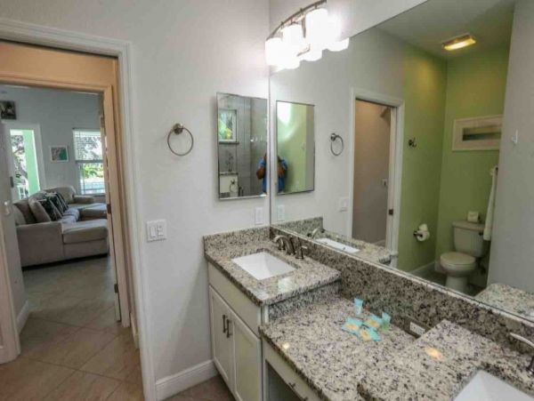 Fort Myers Vacation Home Sleeps 9 Short Walk to Beach