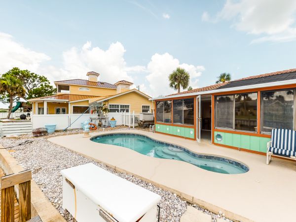 Daytona Beach Home 963232