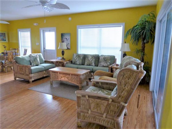 Three Bedroom Marathon Home with Pool & Dock