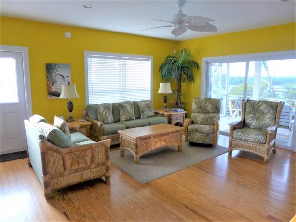 Three Bedroom Marathon Home with Pool & Dock