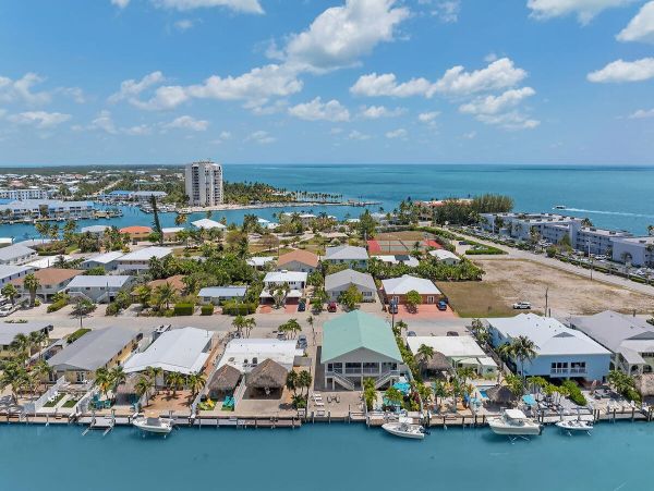 New Arrival Florida Keys Includes Beach Club Access