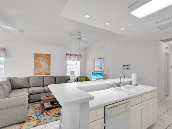 New Arrival Florida Keys Includes Beach Club Access