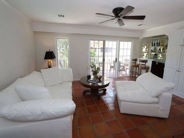 Three Bedroom Vacation Residence Sleeps Six in Naples