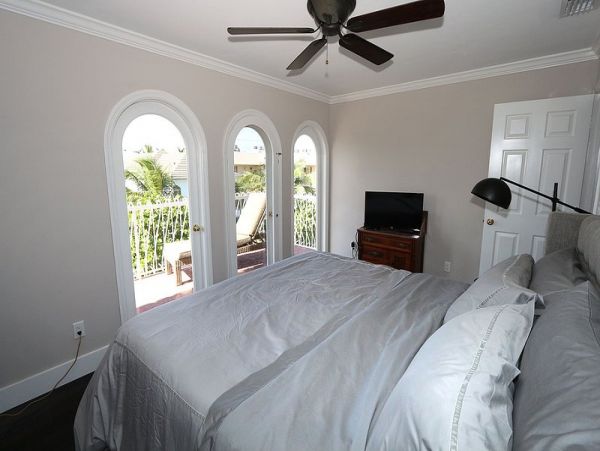 Three Bedroom Vacation Residence Sleeps Six in Naples
