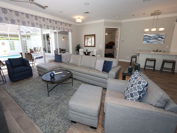 Beautiful Vacation Home with Private Pool & Hot Tub Sleeps 6
