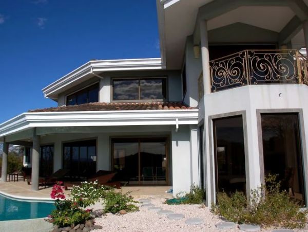 Four Bedroom Vacation Villa with Amazing Views and Infinity Pool