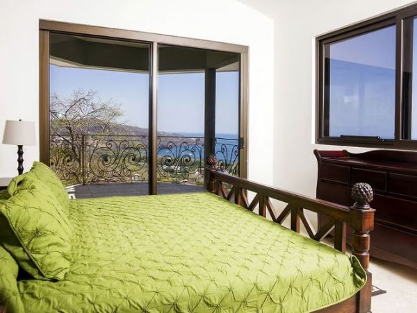 Four Bedroom Vacation Villa with Amazing Views and Infinity Pool