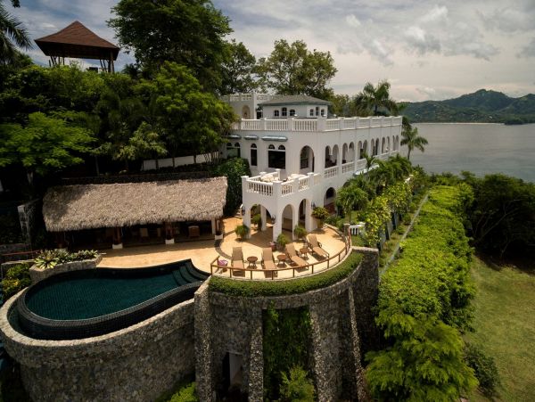 Liberia Home 963417