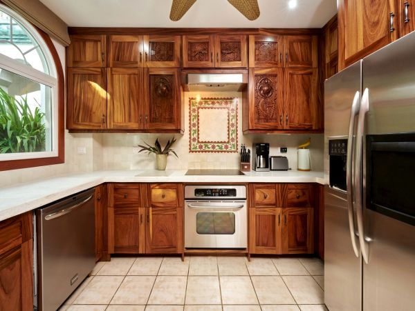 Liberia Home 963417