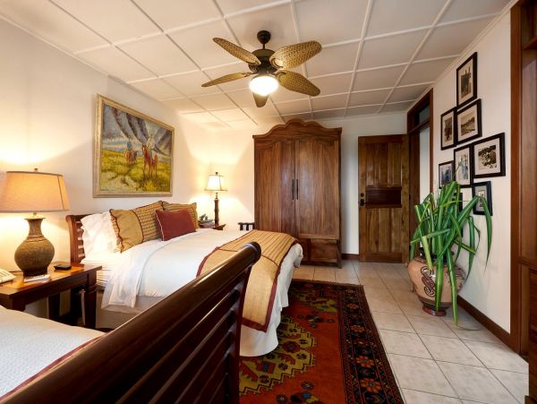 Liberia Home 963417