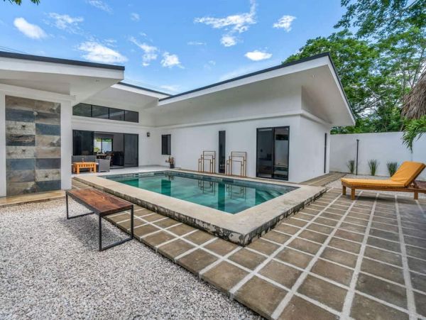 Playa Potrero Three Bedroom Pool Home Walk to Beach
