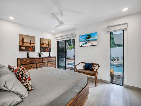 Playa Potrero Three Bedroom Pool Home Walk to Beach