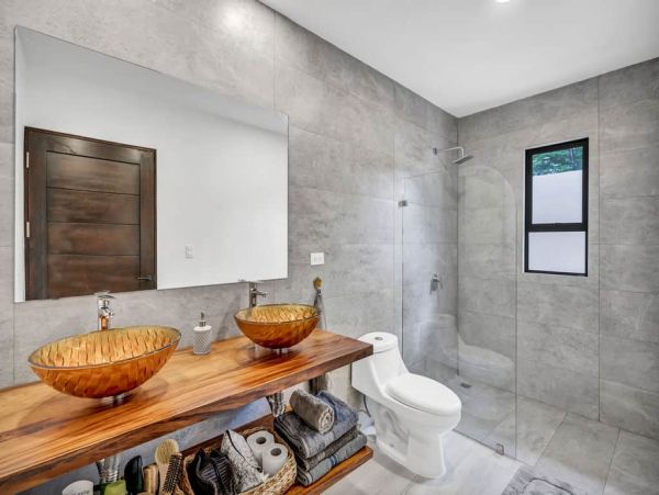 Playa Potrero Three Bedroom Pool Home Walk to Beach