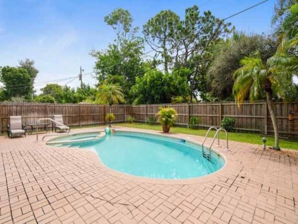 Lovely Three Bedroom Home with Private Pool in Naples