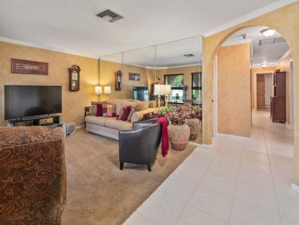 Lovely Three Bedroom Home with Private Pool in Naples