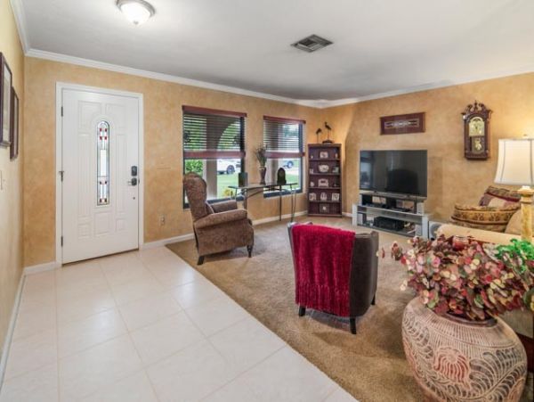 Lovely Three Bedroom Home with Private Pool in Naples