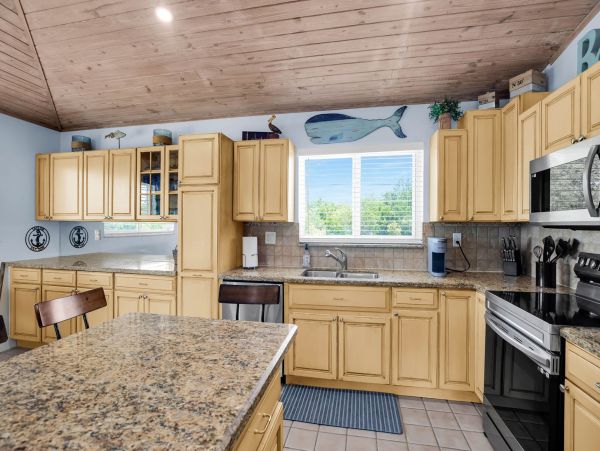Florida Keys Vacation Rental - Gulfside Home with Pool and Dockage