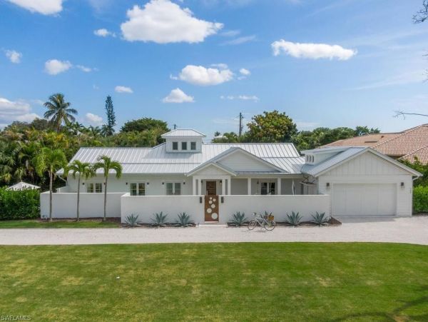 Gorgeous Naples Vacation Home With Private Pool & Hot Tub