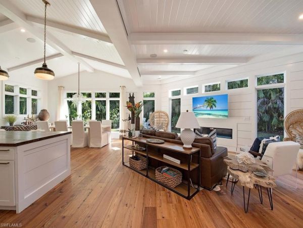 Gorgeous Naples Vacation Home With Private Pool & Hot Tub