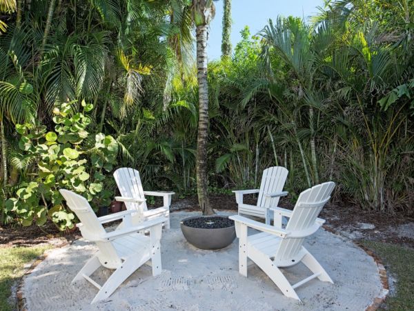 Gorgeous Naples Vacation Home With Private Pool & Hot Tub
