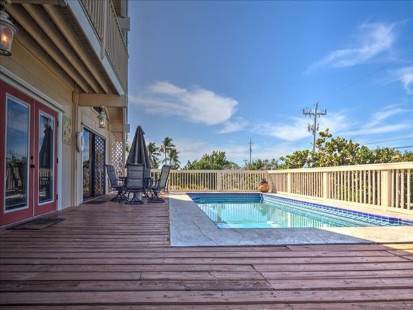 Luxury Vacation Home 4 Bedrooms & Pool Near Sombrero Beach