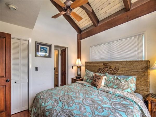 Luxury Vacation Home 4 Bedrooms & Pool Near Sombrero Beach
