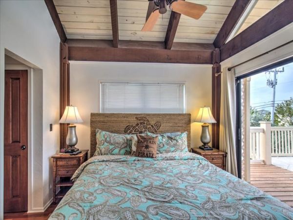 Luxury Vacation Home 4 Bedrooms & Pool Near Sombrero Beach