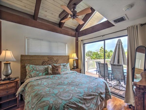 Luxury Vacation Home 4 Bedrooms & Pool Near Sombrero Beach