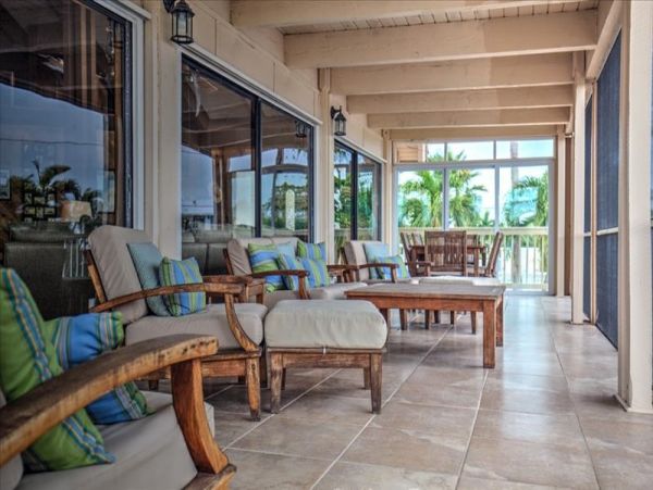 Luxury Vacation Home 4 Bedrooms & Pool Near Sombrero Beach