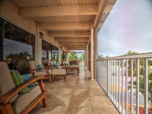 Luxury Vacation Home 4 Bedrooms & Pool Near Sombrero Beach