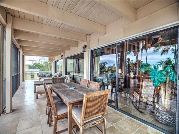 Luxury Vacation Home 4 Bedrooms & Pool Near Sombrero Beach