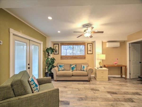 Luxury Vacation Home 4 Bedrooms & Pool Near Sombrero Beach