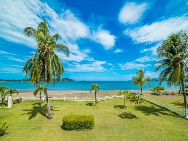 Lovely Vacation Villa with Private Pool & Ocean Views