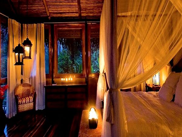 Six Individual Thatched Huts Your Own Resort