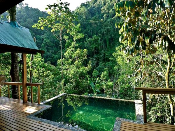 Six Individual Thatched Huts Your Own Resort