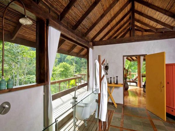 Six Individual Thatched Huts Your Own Resort