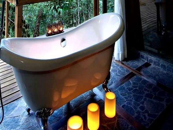 Six Individual Thatched Huts Your Own Resort
