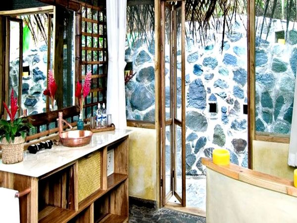Six Individual Thatched Huts Your Own Resort