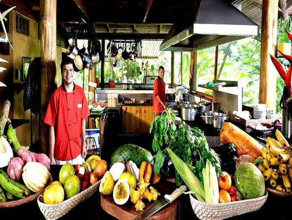 Six Individual Thatched Huts Your Own Resort