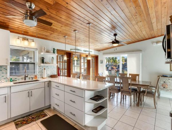 Key Colony Vacation Home Five Bedroom