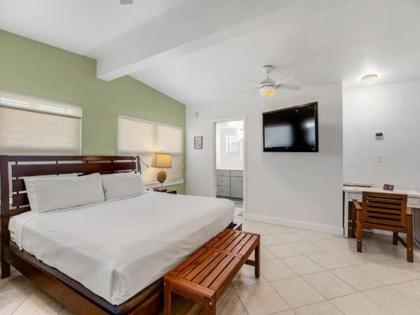 Key Colony Vacation Home Five Bedroom