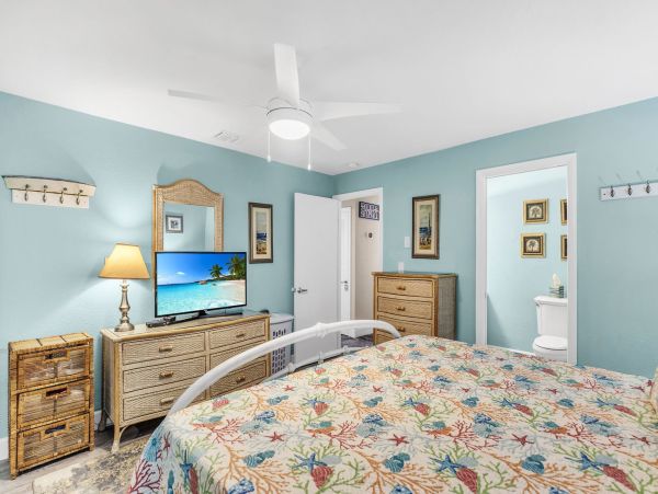 Marathon Luxury waterfront Vacation Rental NEW Arrival !