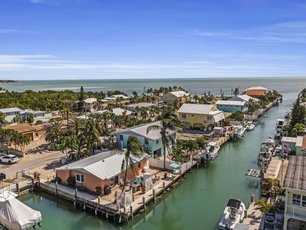 Marathon Luxury waterfront Vacation Rental NEW Arrival !