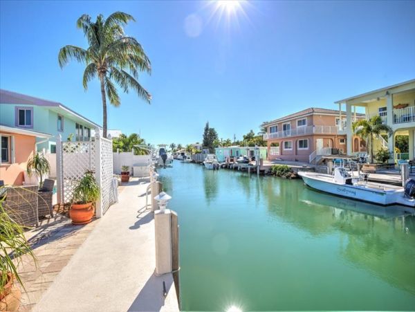 Marathon Luxury waterfront Vacation Rental NEW Arrival !