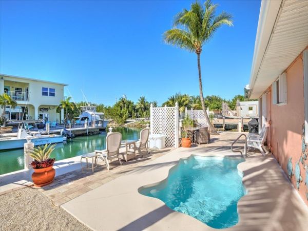Marathon Luxury waterfront Vacation Rental NEW Arrival !