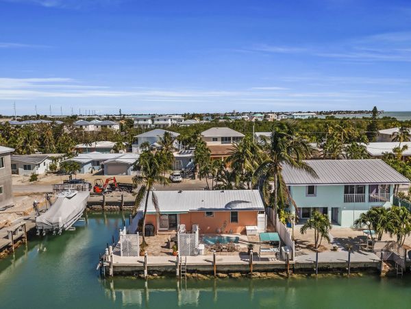 Marathon Luxury waterfront Vacation Rental NEW Arrival !